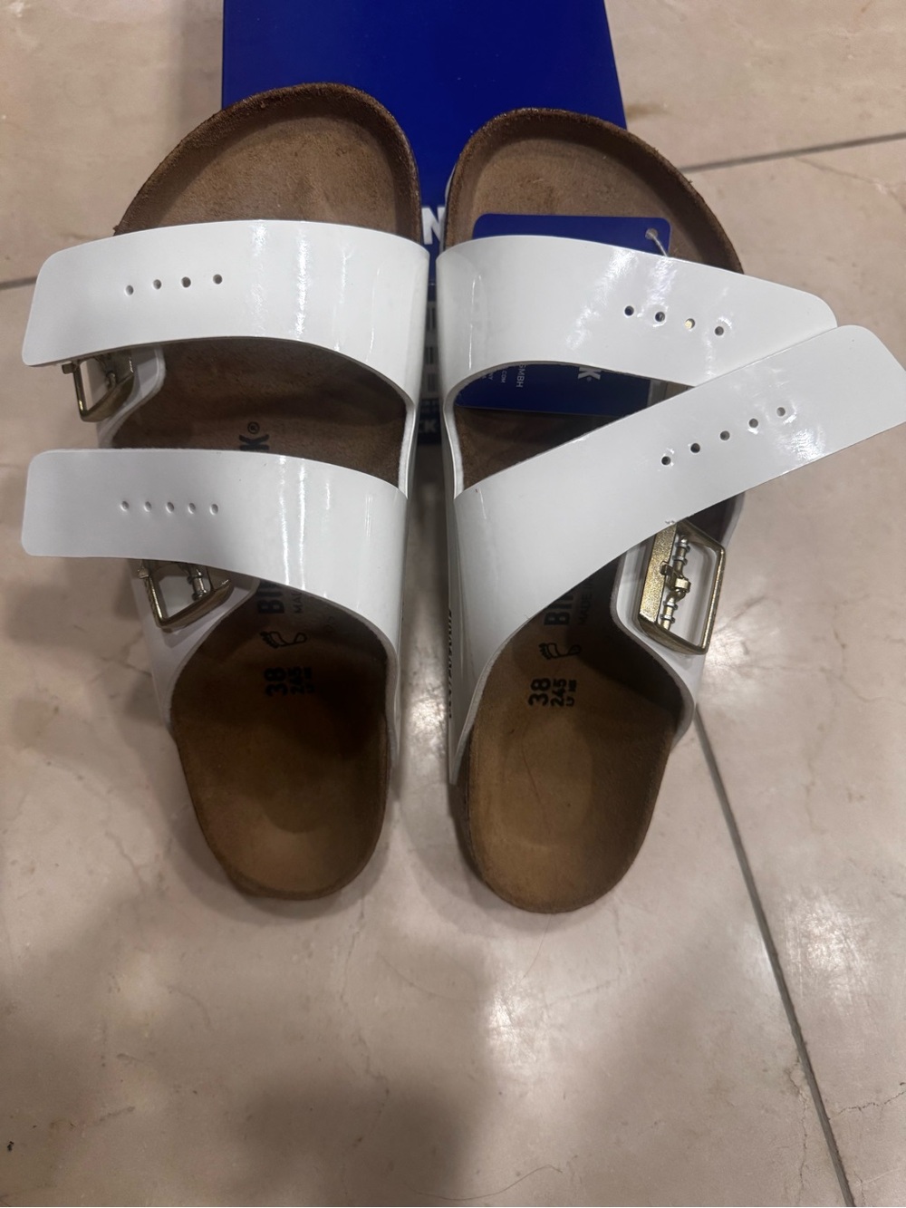 Birkenstock Arizona
Birko-Flor 
Patent
White
Regular/wide